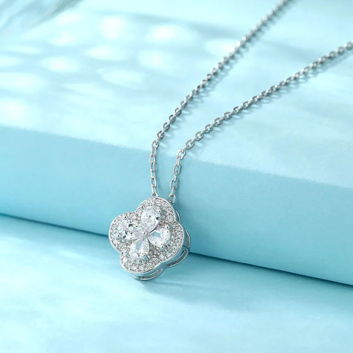 DIAMOND CLOVER Necklace