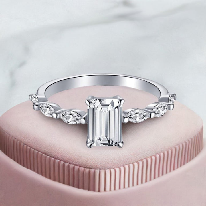ELEGANCE Ring