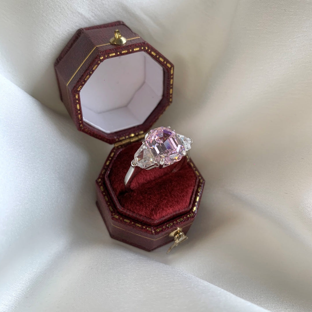 APHRODITE Wedding Ring