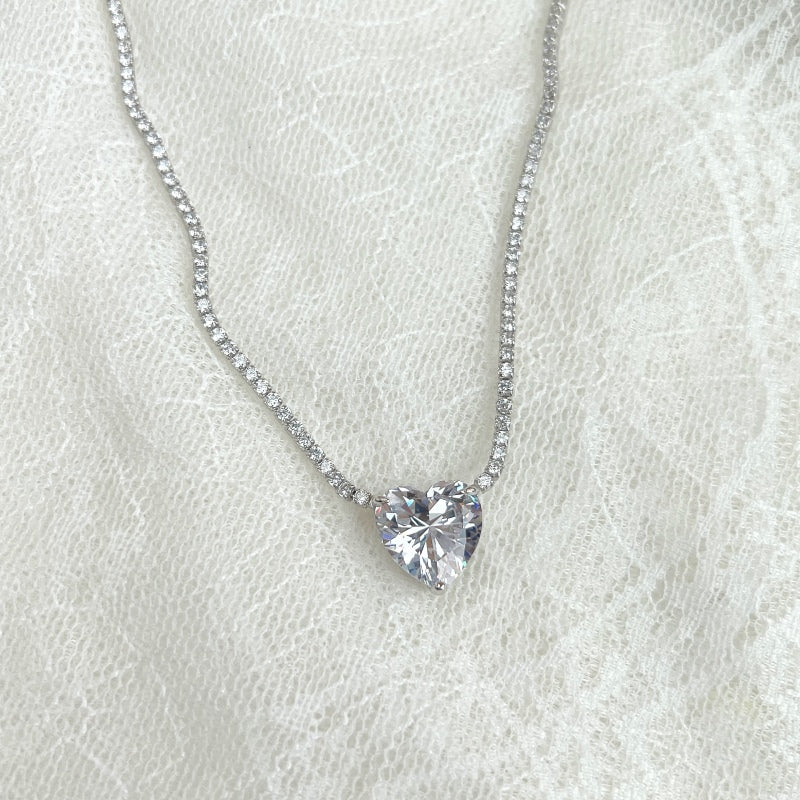 (WHITE) HEART OF LOVE Necklace