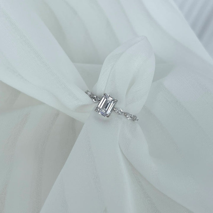 ELEGANCE Ring