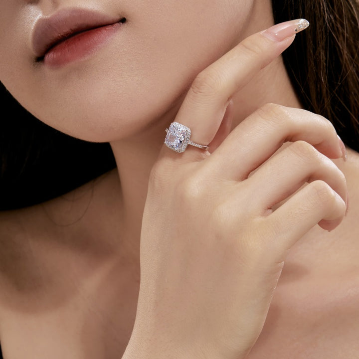 ICY QUEEN Ring