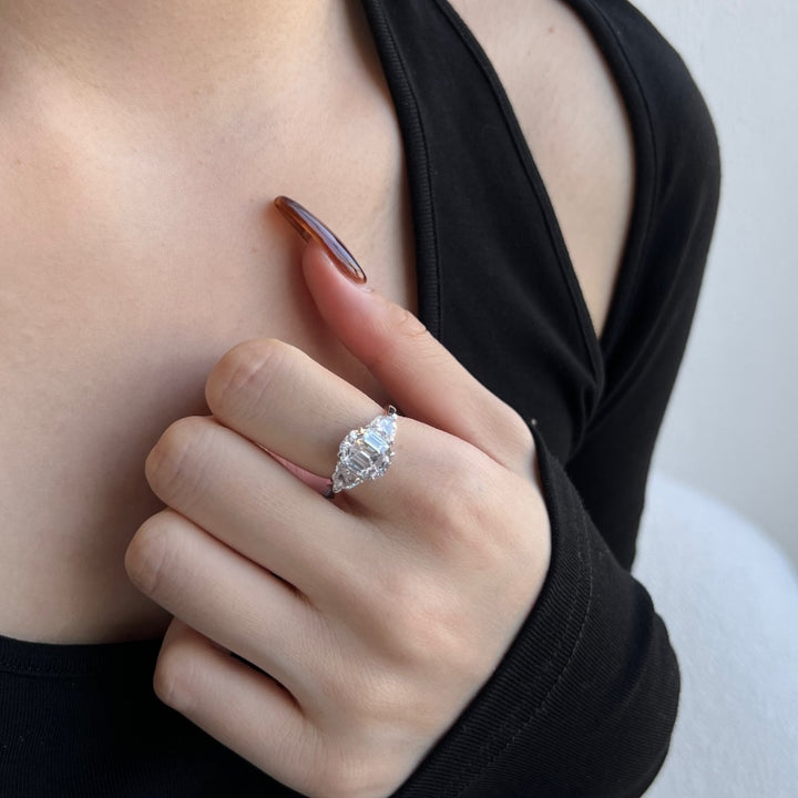 APHRODITE Wedding Ring