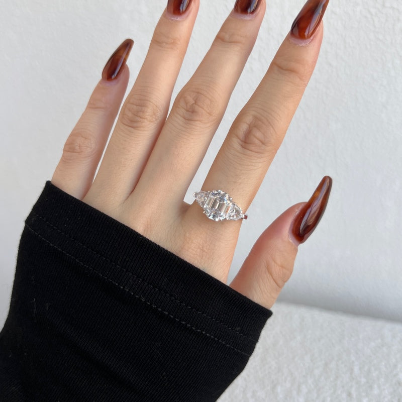 APHRODITE Wedding Ring