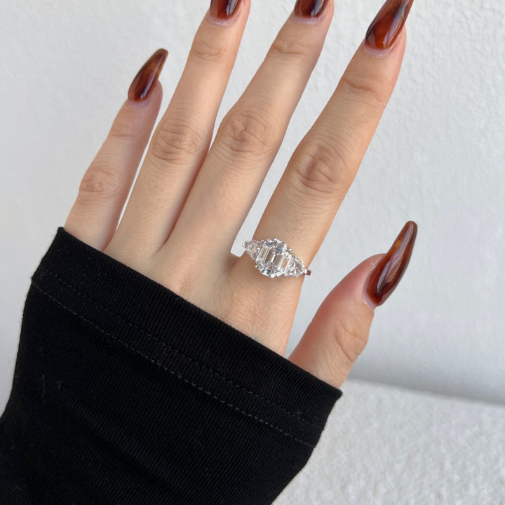APHRODITE Wedding Ring