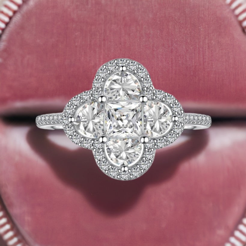 (WHITE) EUPHORIA CLOVER Ring