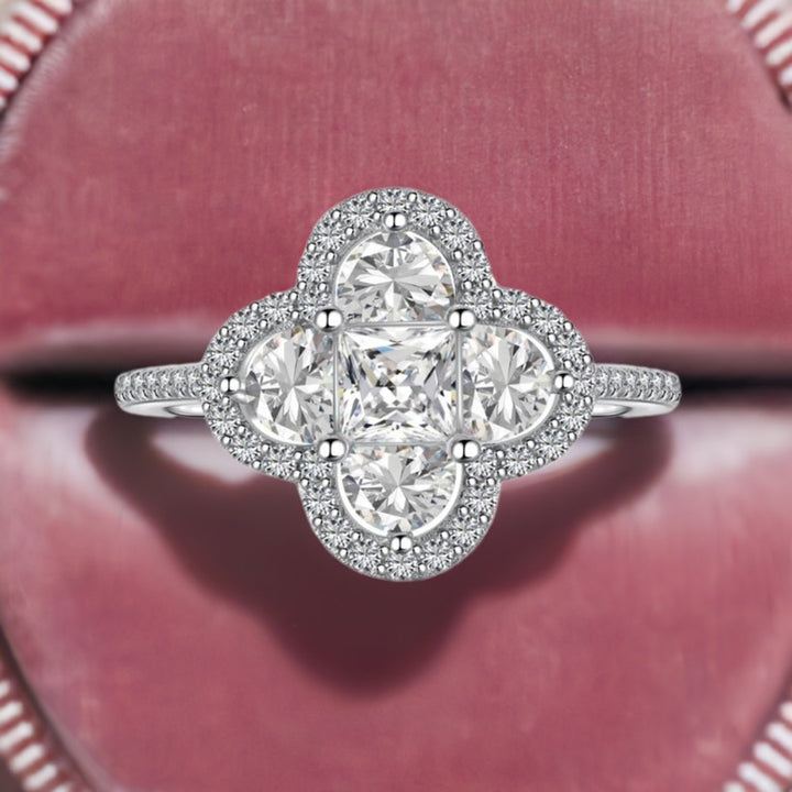 (WHITE) EUPHORIA CLOVER Ring