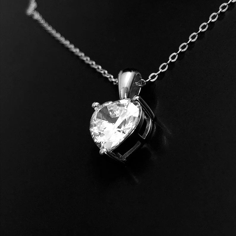 FINE HEART Necklaces