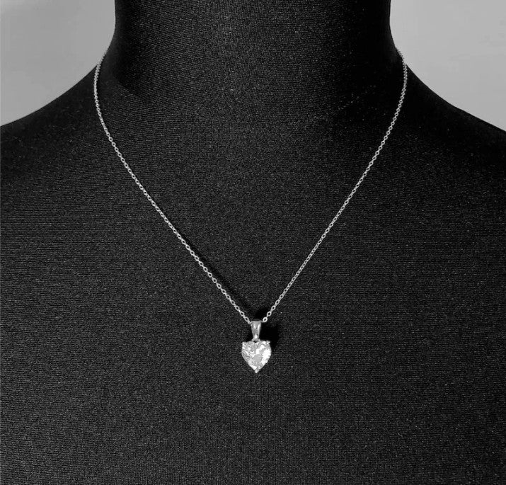 FINE HEART Necklaces