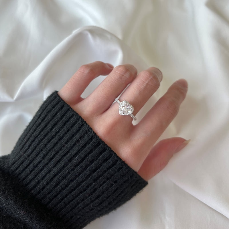 (WHITE) PRINCESS Ring