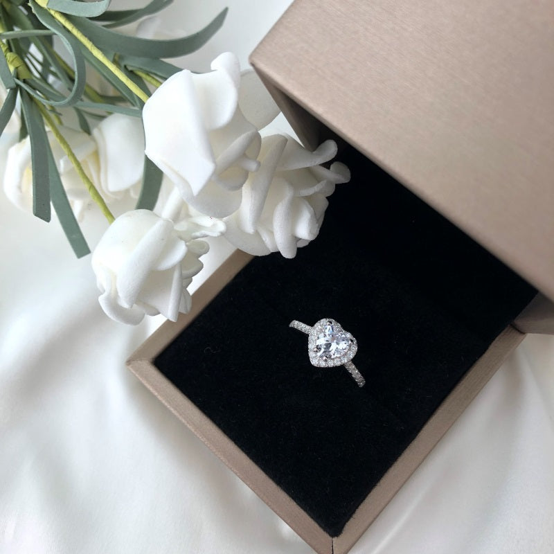 (WHITE) PRINCESS Ring