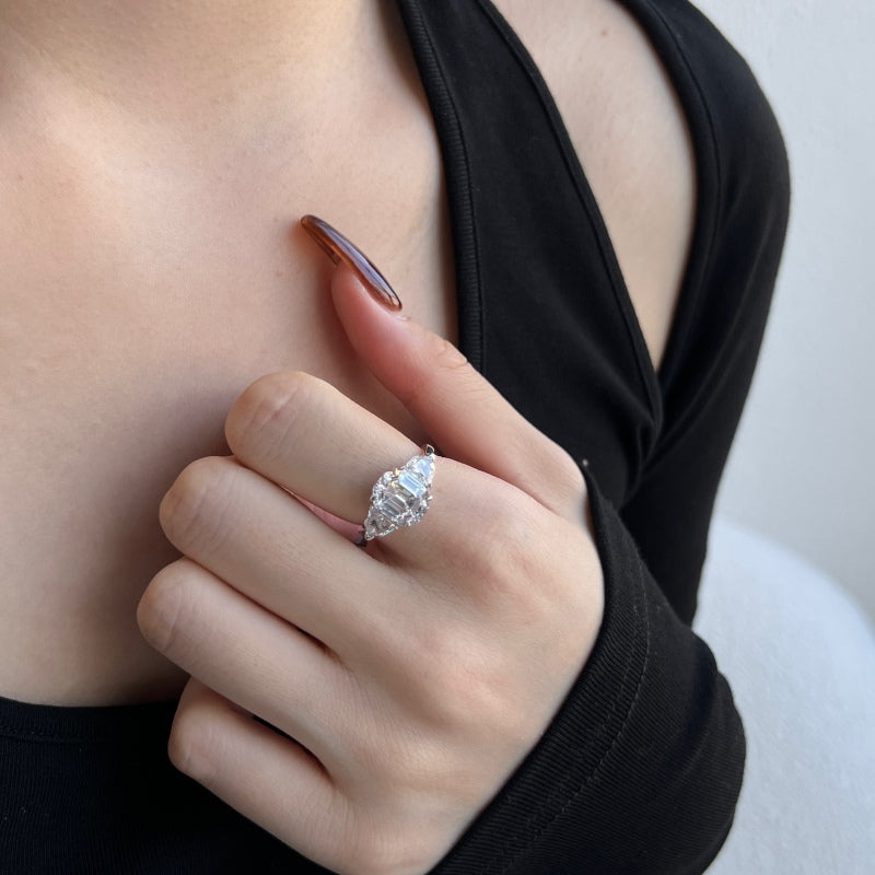 (WHITE) APHRODITE Ring