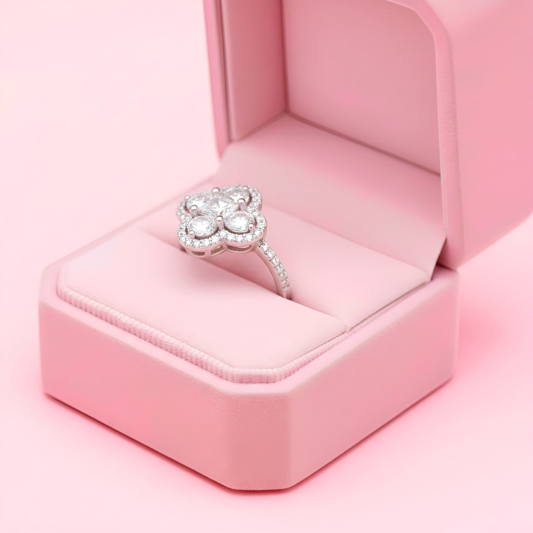 (WHITE) EUPHORIA CLOVER Ring