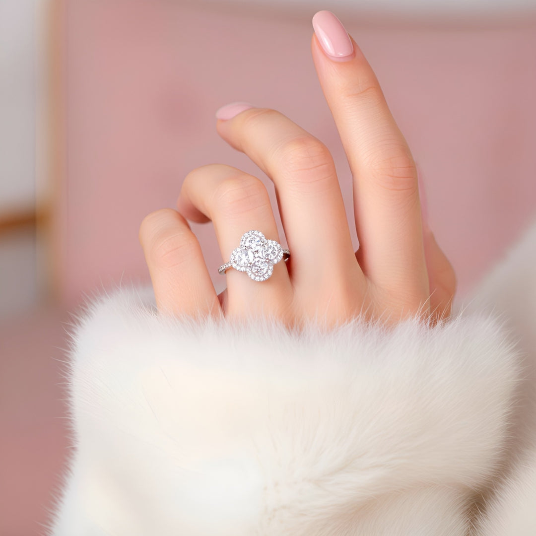 (WHITE) EUPHORIA CLOVER Ring